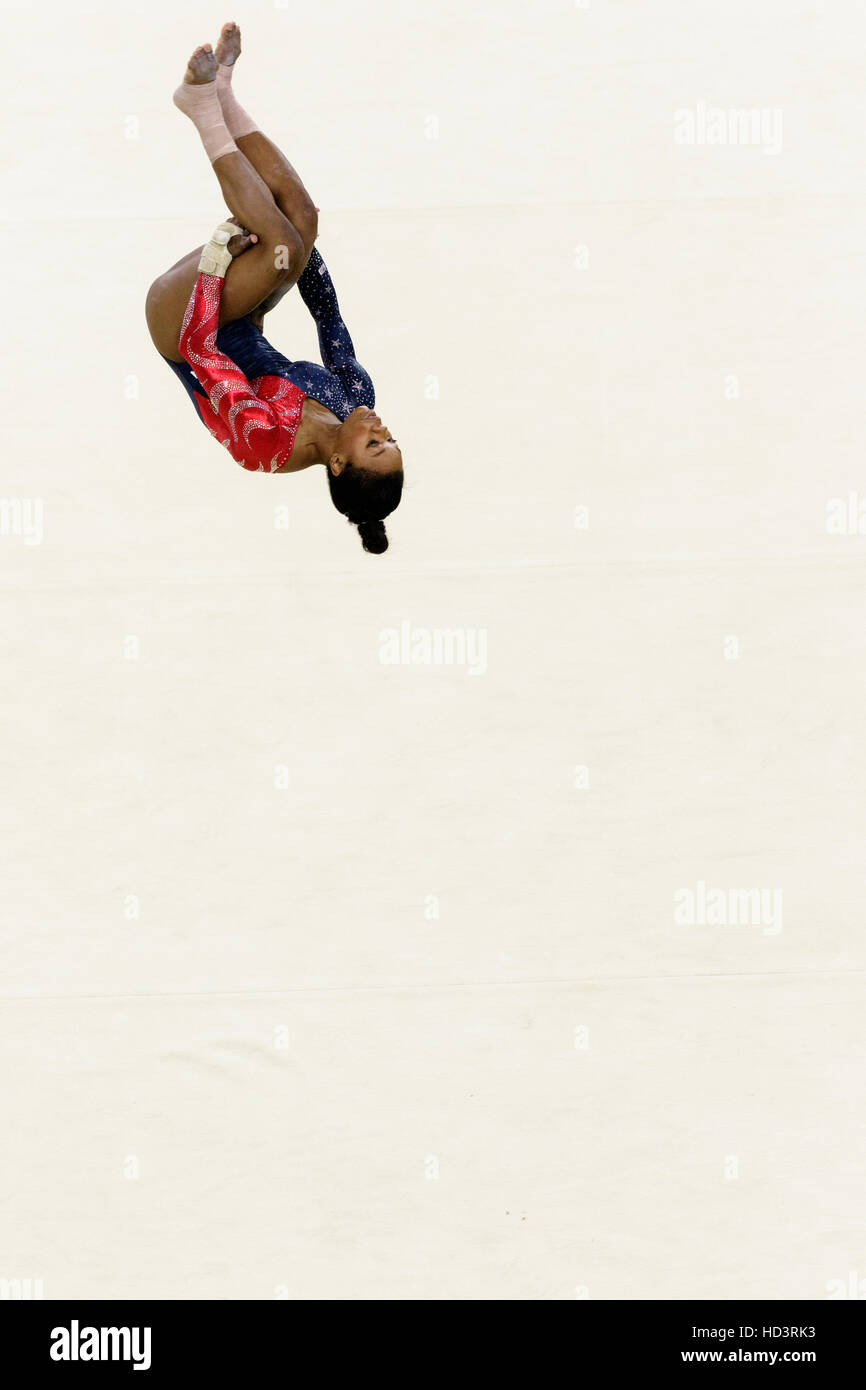 Rio de Janeiro, Brésil. 7 août 2016. Gabrielle Douglas (USA) effectue l'exercice au sol au cours de gymnastique féminine à la qualification olympique 2016 Banque D'Images