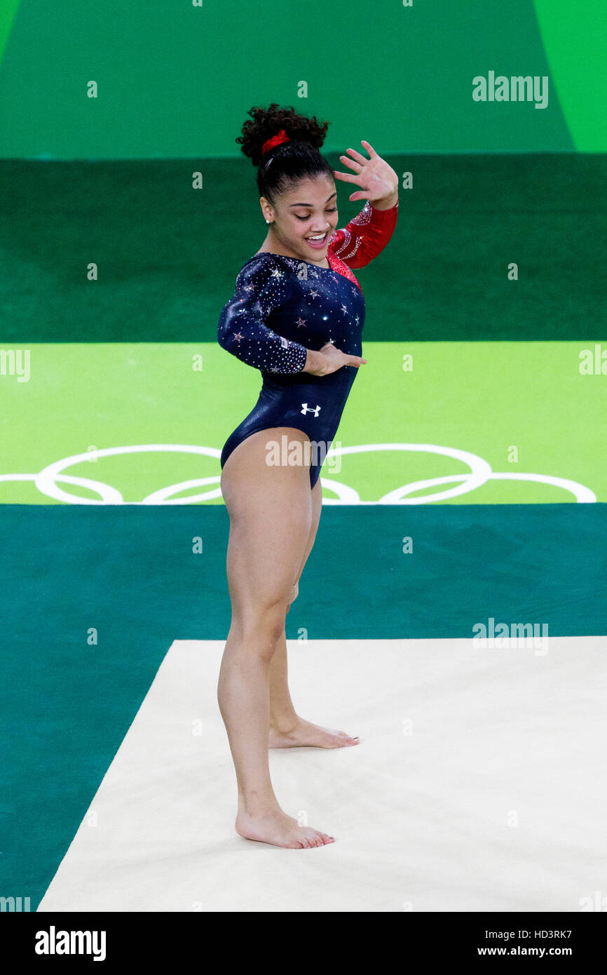 Rio de Janeiro, Brésil. 7 août 2016. Lauren Hernandez (USA) effectue l'exercice au sol au cours de gymnastique féminine à la qualification olympique 2016 S Banque D'Images