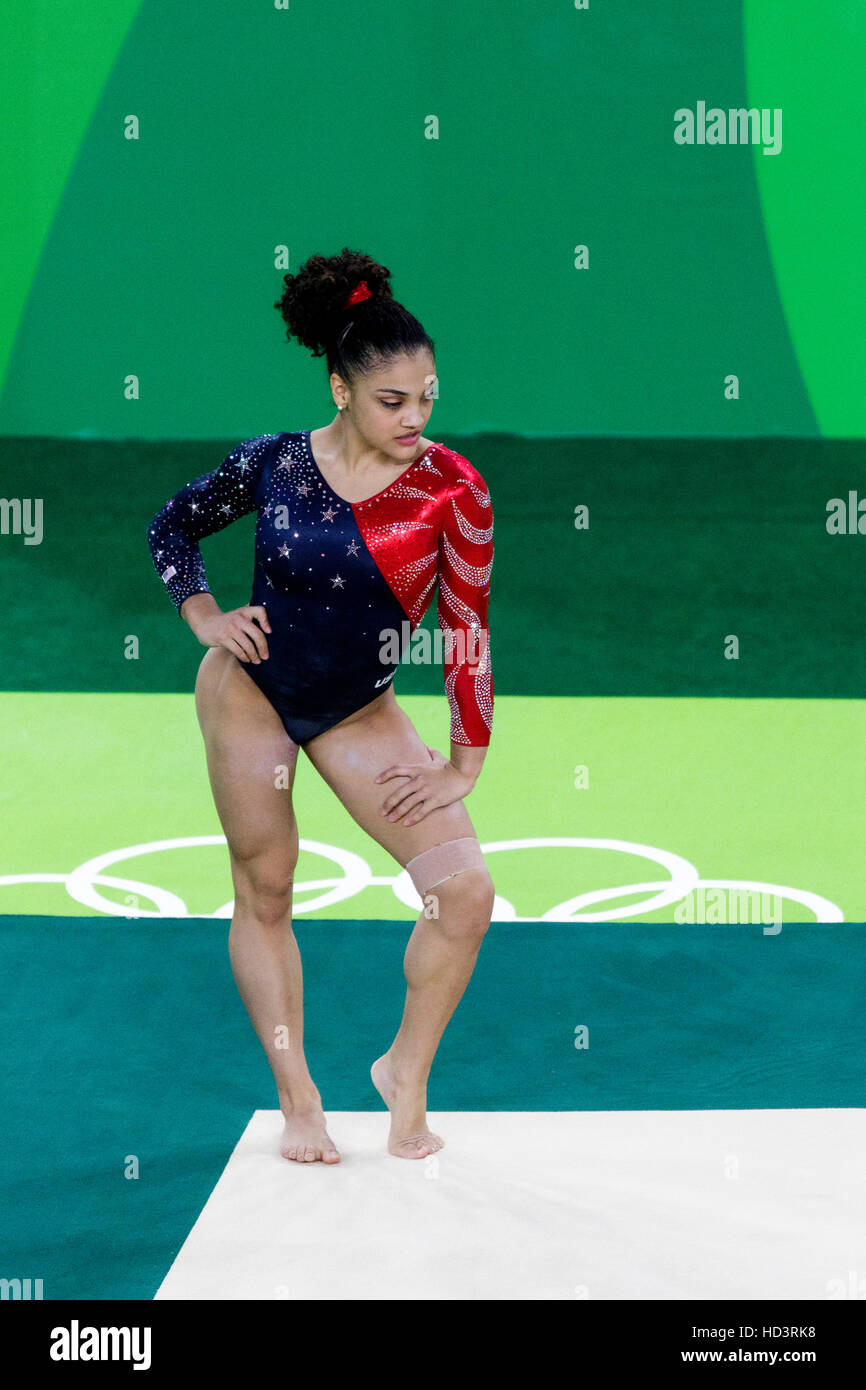 Rio de Janeiro, Brésil. 7 août 2016. Lauren Hernandez (USA) effectue l'exercice au sol au cours de gymnastique féminine à la qualification olympique 2016 S Banque D'Images