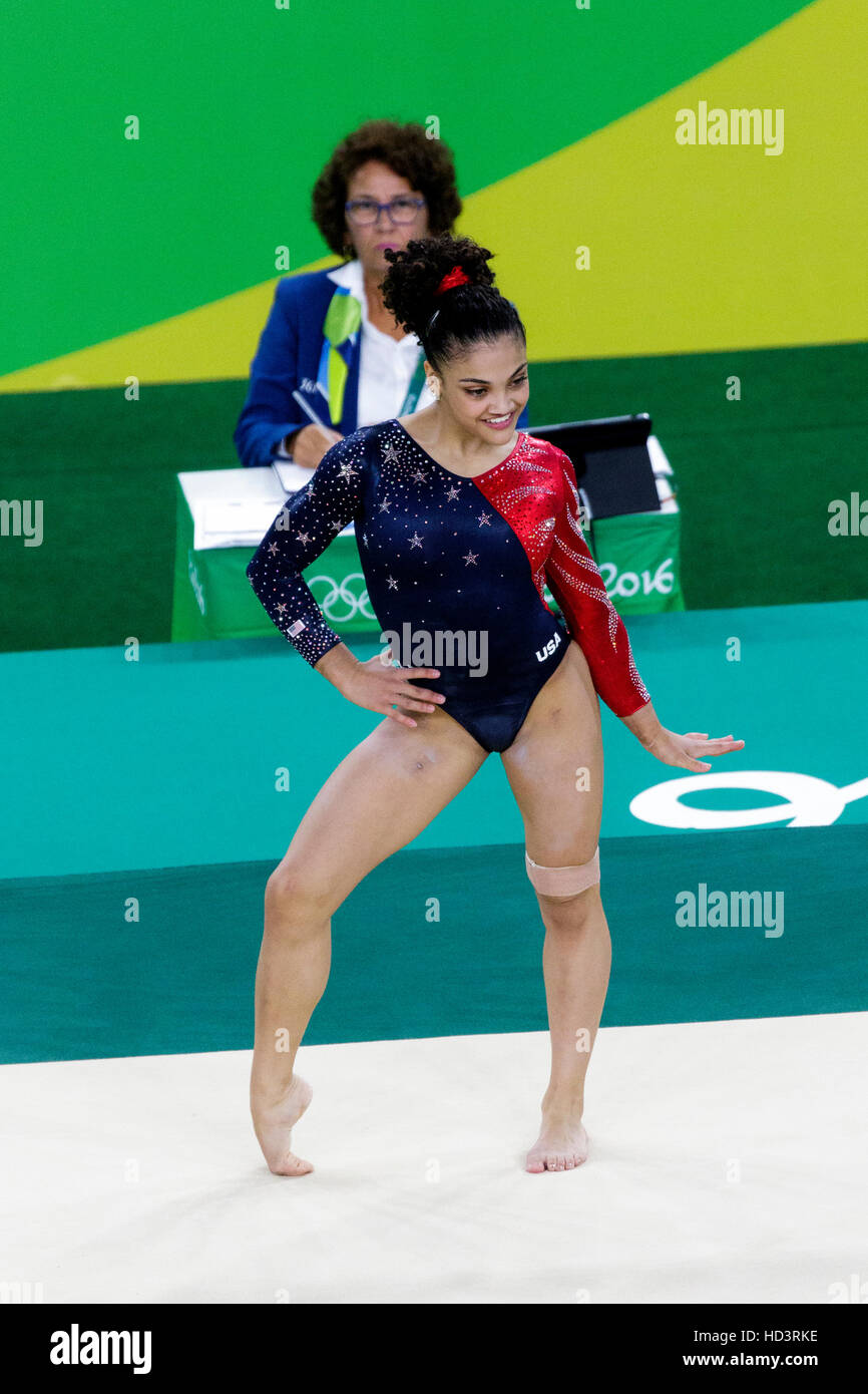 Rio de Janeiro, Brésil. 7 août 2016. Lauren Hernandez (USA) effectue l'exercice au sol au cours de gymnastique féminine à la qualification olympique 2016 S Banque D'Images