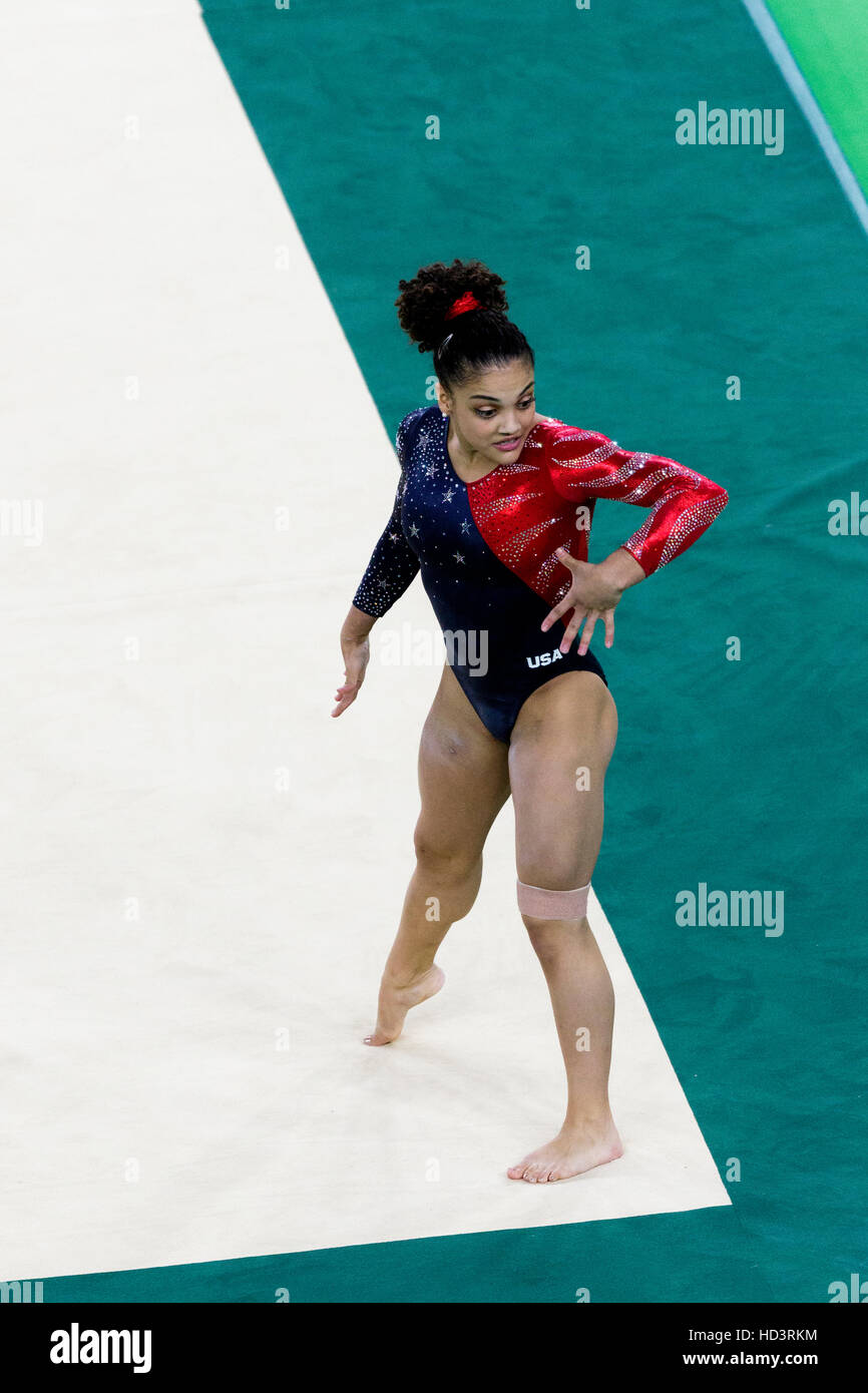 Rio de Janeiro, Brésil. 7 août 2016. Lauren Hernandez (USA) effectue l'exercice au sol au cours de gymnastique féminine à la qualification olympique 2016 S Banque D'Images