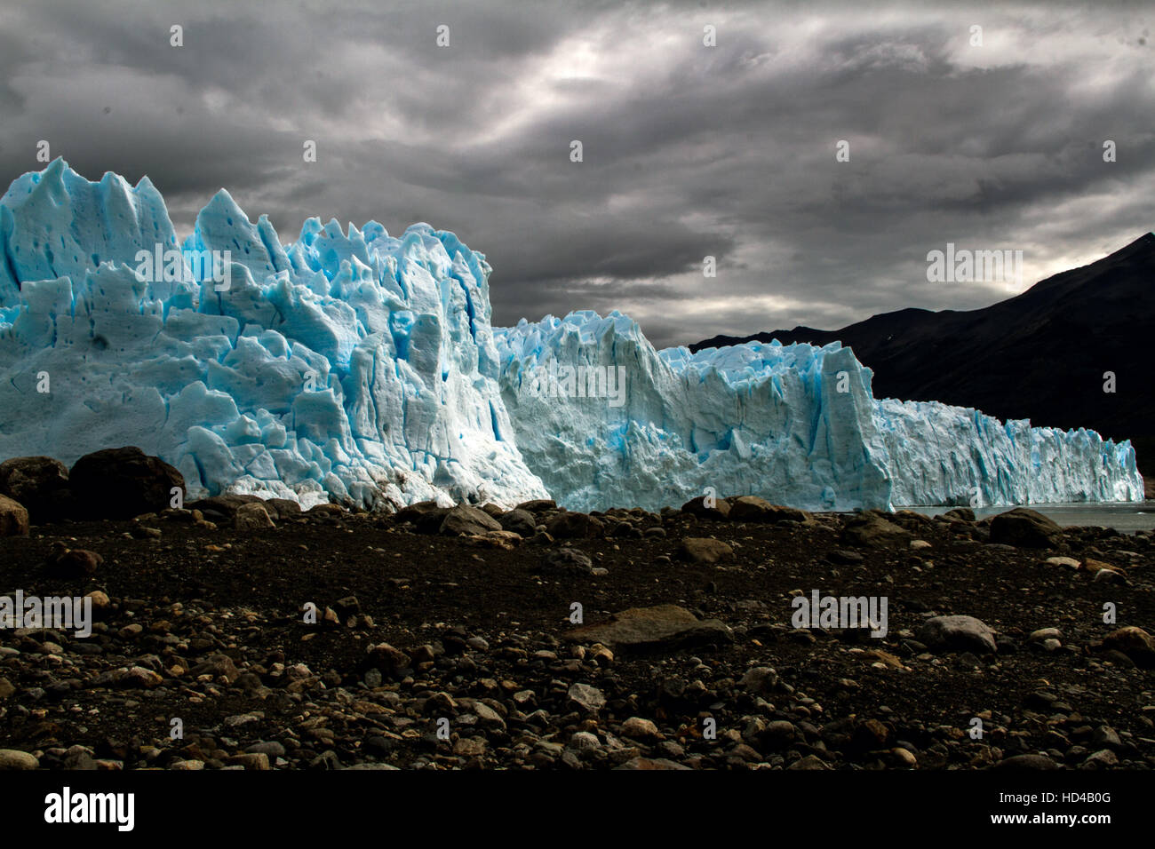 EL CALAFATE, ARG, 06.12.2016 : Glacier Perito Moreno argentin situé dans le Parc National Los Glaciares, dans le sud-ouest de la province de Santa Cruz, Argentine Banque D'Images