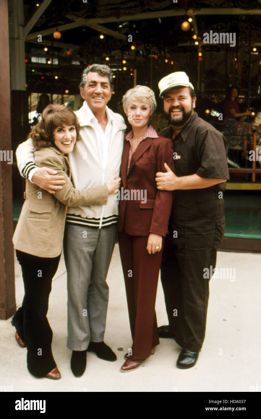 DEAN MARTIN NOËL EN CALIFORNIE, (de gauche) Ruth Buzzi, Dean Martin