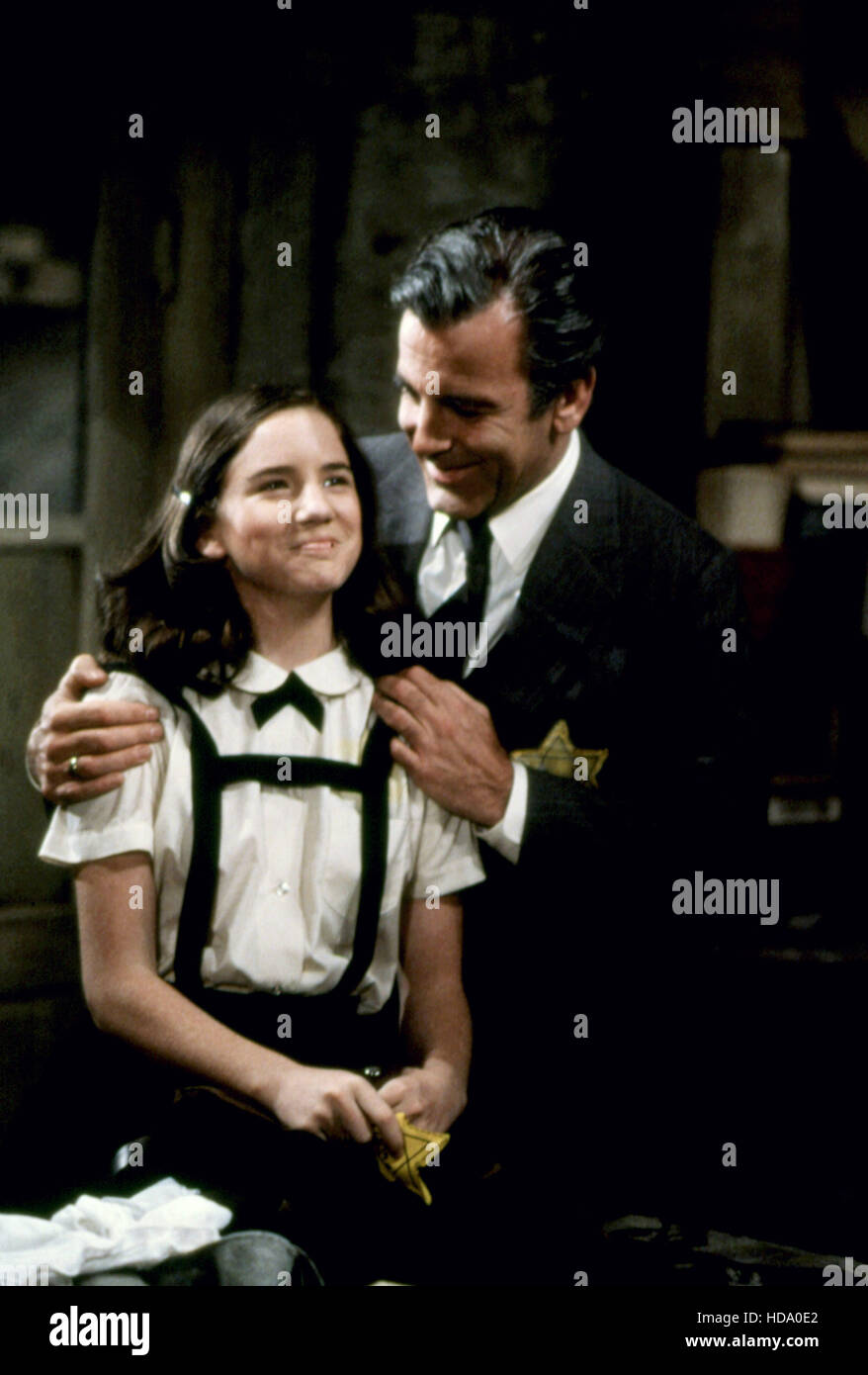 Le Journal Danne Frank Film 1980 Le JOURNAL D'ANNE FRANK, (de gauche) : Melissa Gilbert, Maximilian Schell,  1980. TM et © Copyright 20th Century Fox Film Corp Photo Stock - Alamy