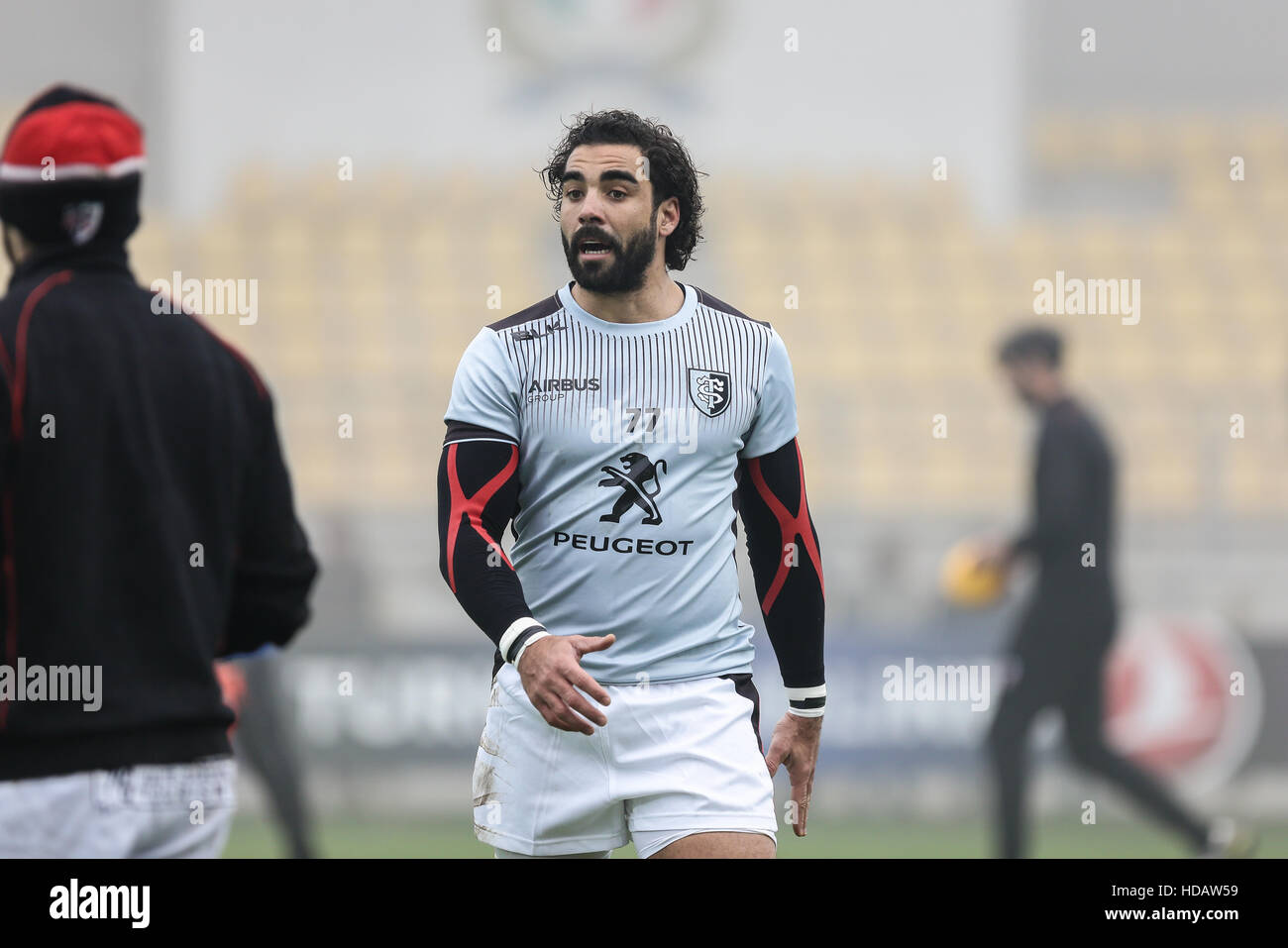 Parme, Italie. 10 Décembre, 2016. Yoann Huget aile de Stade Toulousain est prêt pour l'échauffement lors du match contre le Zèbre en Coupe des Champions de l'incident enregistrées©Massimiliano Carnabuci/Alamy news Banque D'Images
