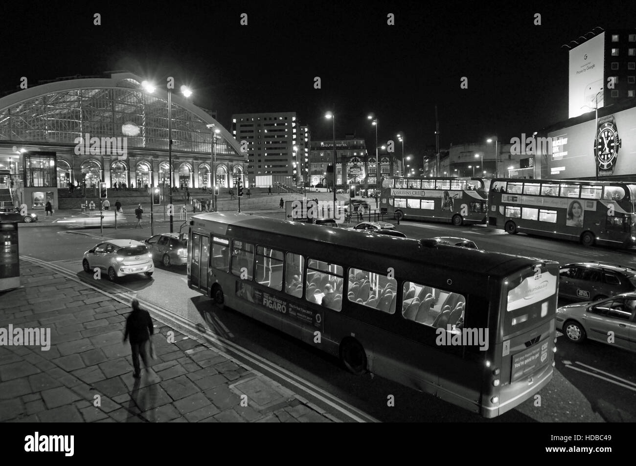 La gare de Lime Street at Night Banque D'Images