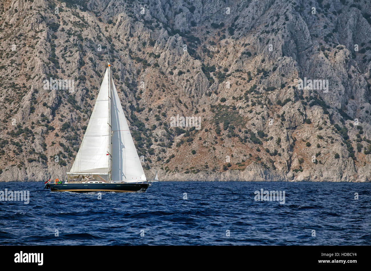 Yachting en Turquie - vue de location et les montagnes de la mer Banque D'Images