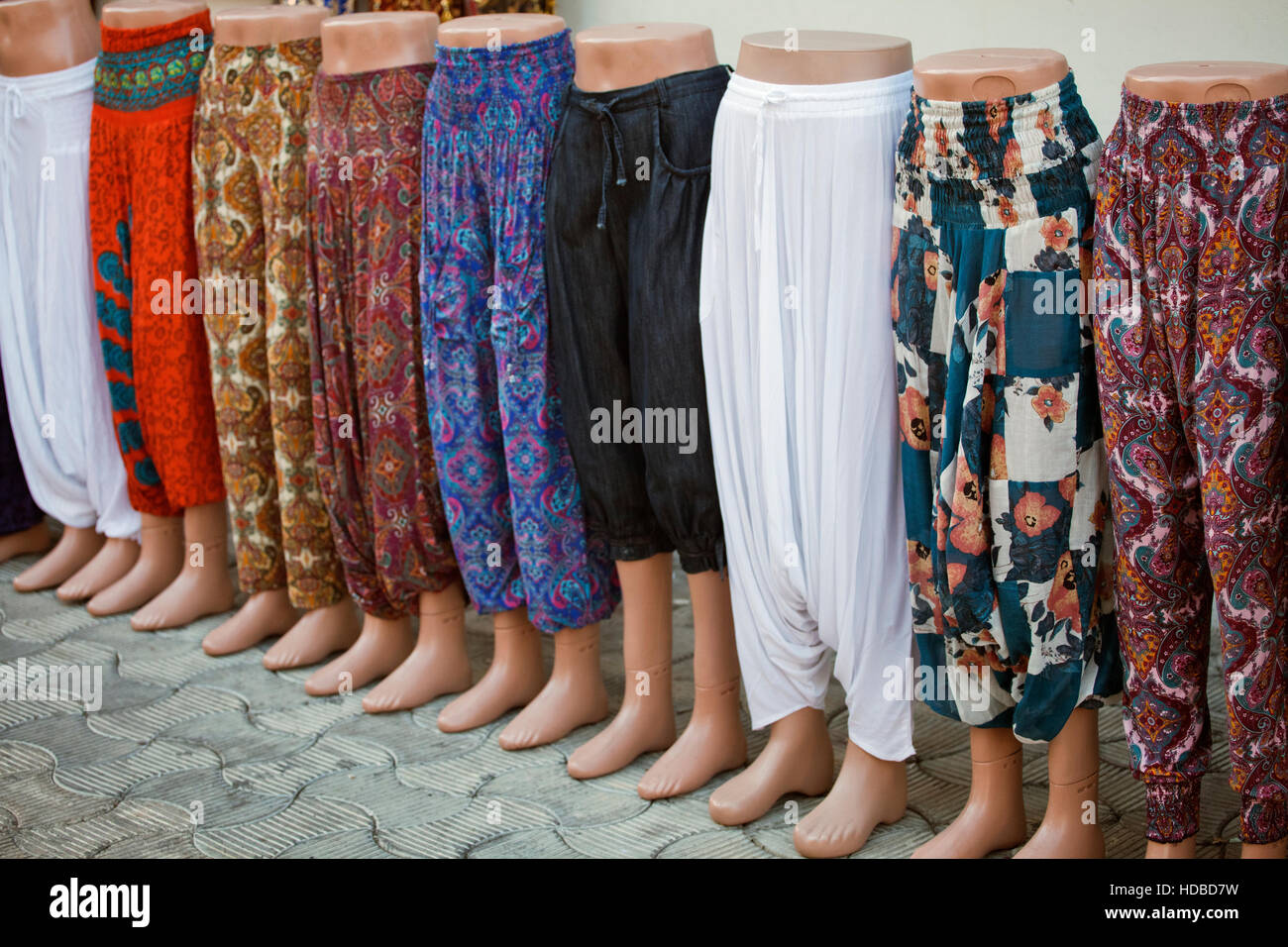 Pantalon turc Banque de photographies et d'images à haute résolution - Alamy