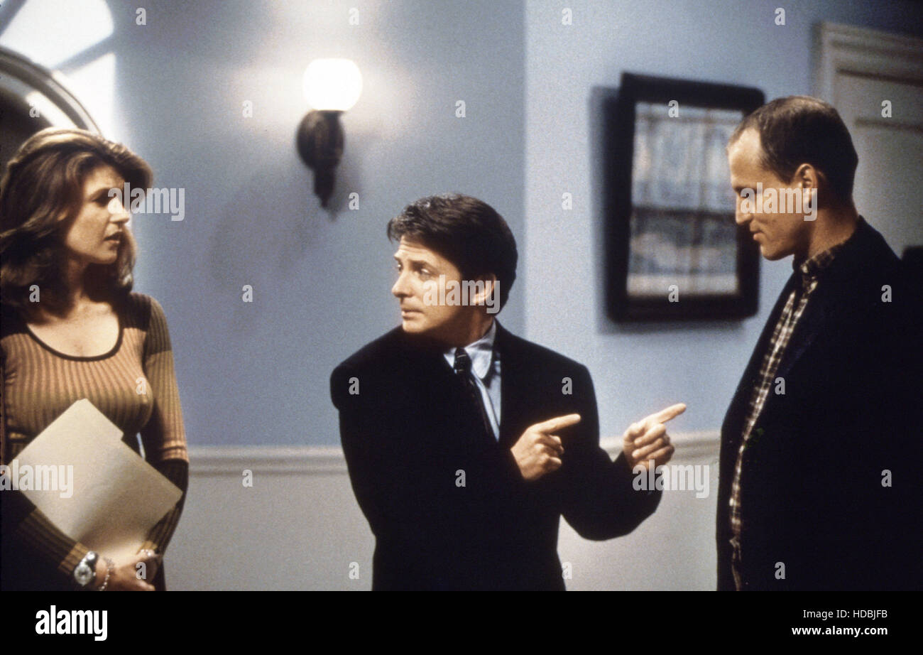 SPIN CITY, (de gauche) : Connie Britton, Michael J. Fox, Woody Harrelson,  "rencontre avec Tommy Dugan', (Saison 1, diffusée le 19 novembre 1996 Photo  Stock - Alamy