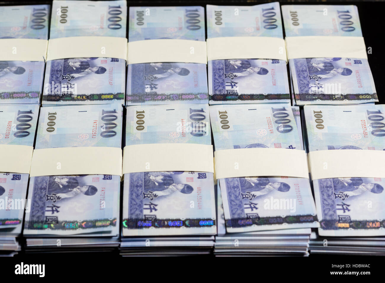 Des piles de New Taiwan dollar bills Banque D'Images Des piles de New Taiwan dollar bills Banque D'Images