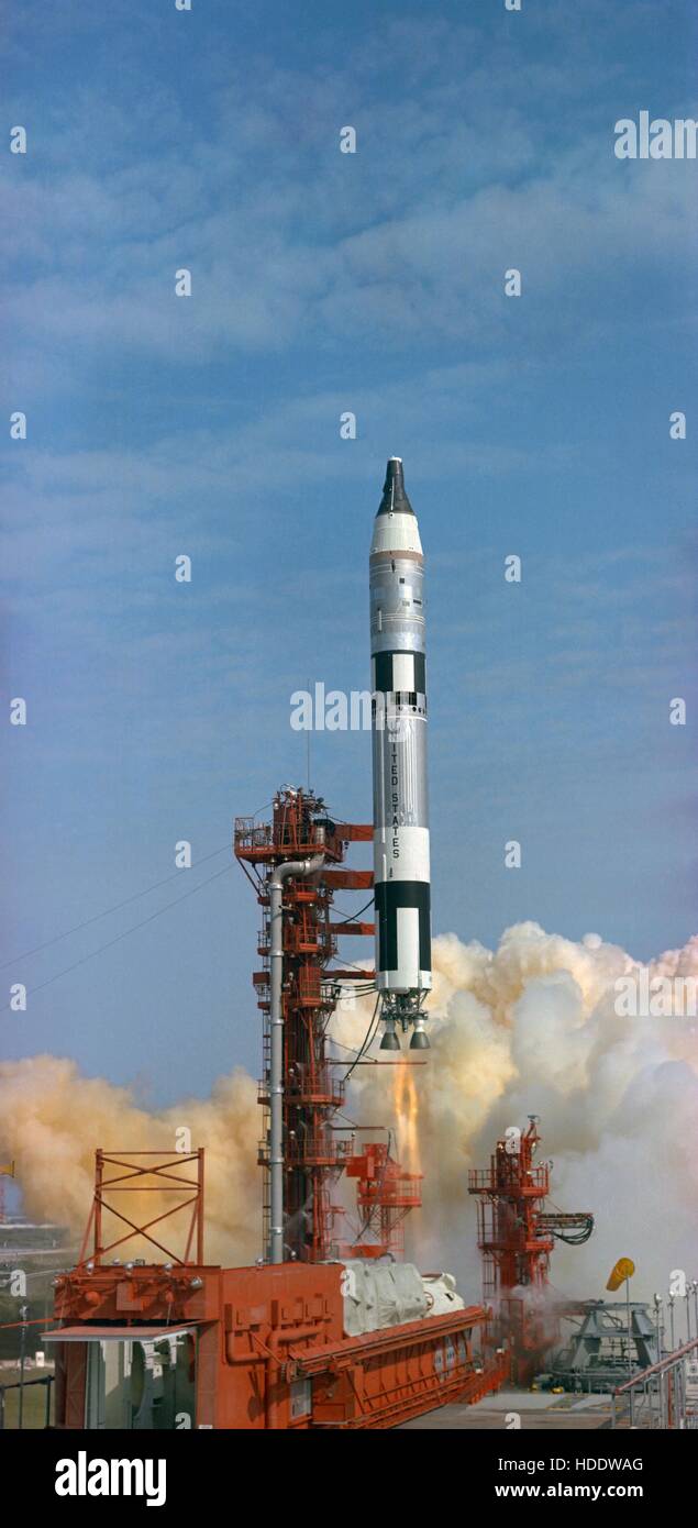 La NASA Gemini-Titan 3 Molly Brown lancements à partir de la base aérienne de Cap Canaveral Launch Pad 19 pour son premier vol habité en 1965 à Cap Canaveral, en Floride. Banque D'Images