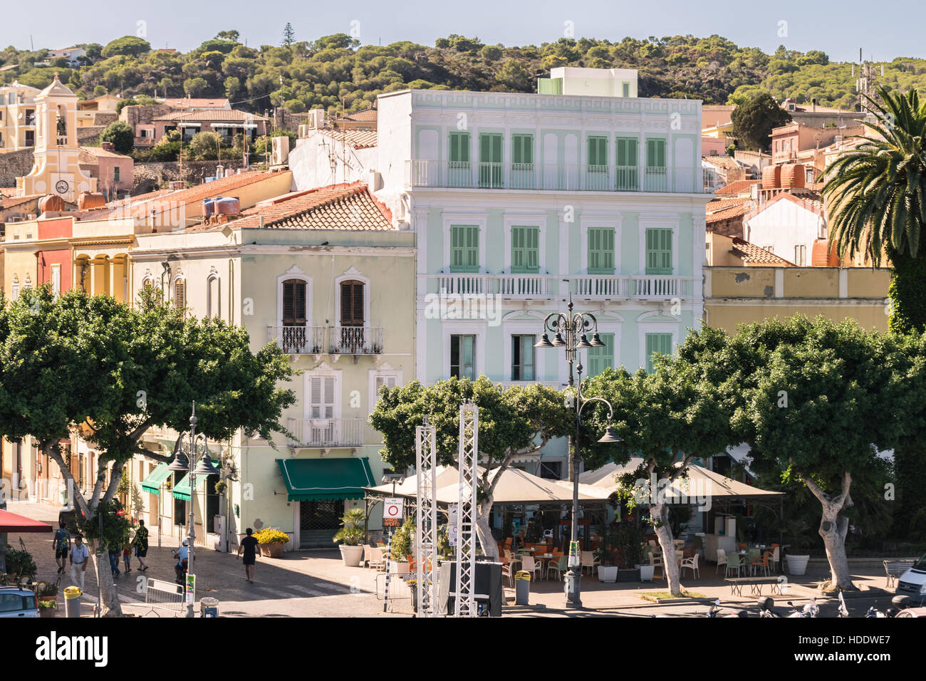Avis de Carloforte, lieu célèbre pour les salines et la transformation du thon. Île de San Pietro, Sardaigne, Italie. Banque D'Images