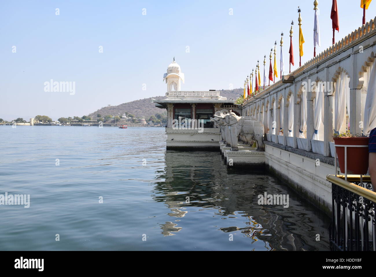 Lake Garden Palace (également appelé Jag Mandir) sur le lac Pichola à Udaipur, Rajasthan, Inde Banque D'Images