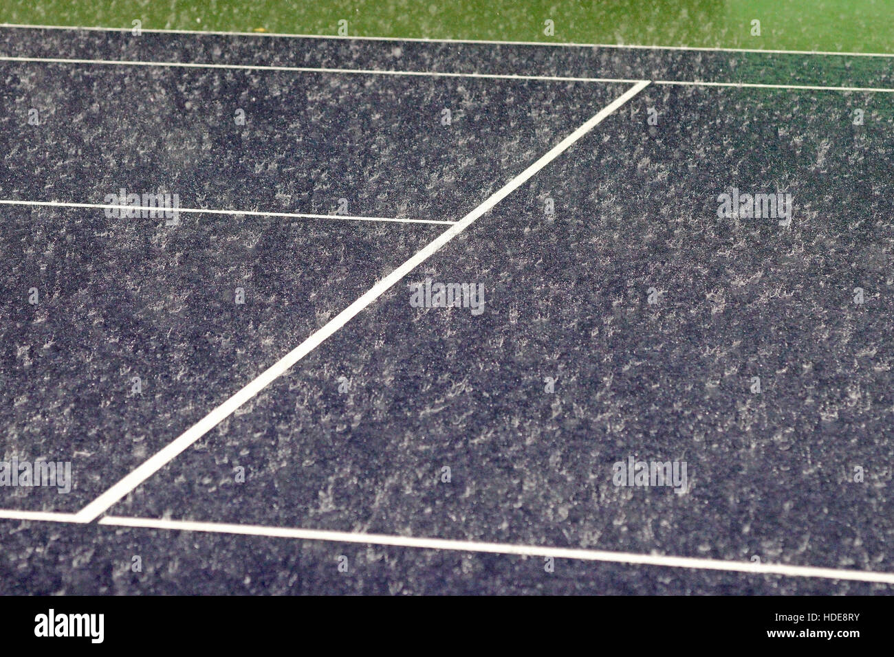 Les fortes pluies du tennis le concours doit cesser Banque D'Images