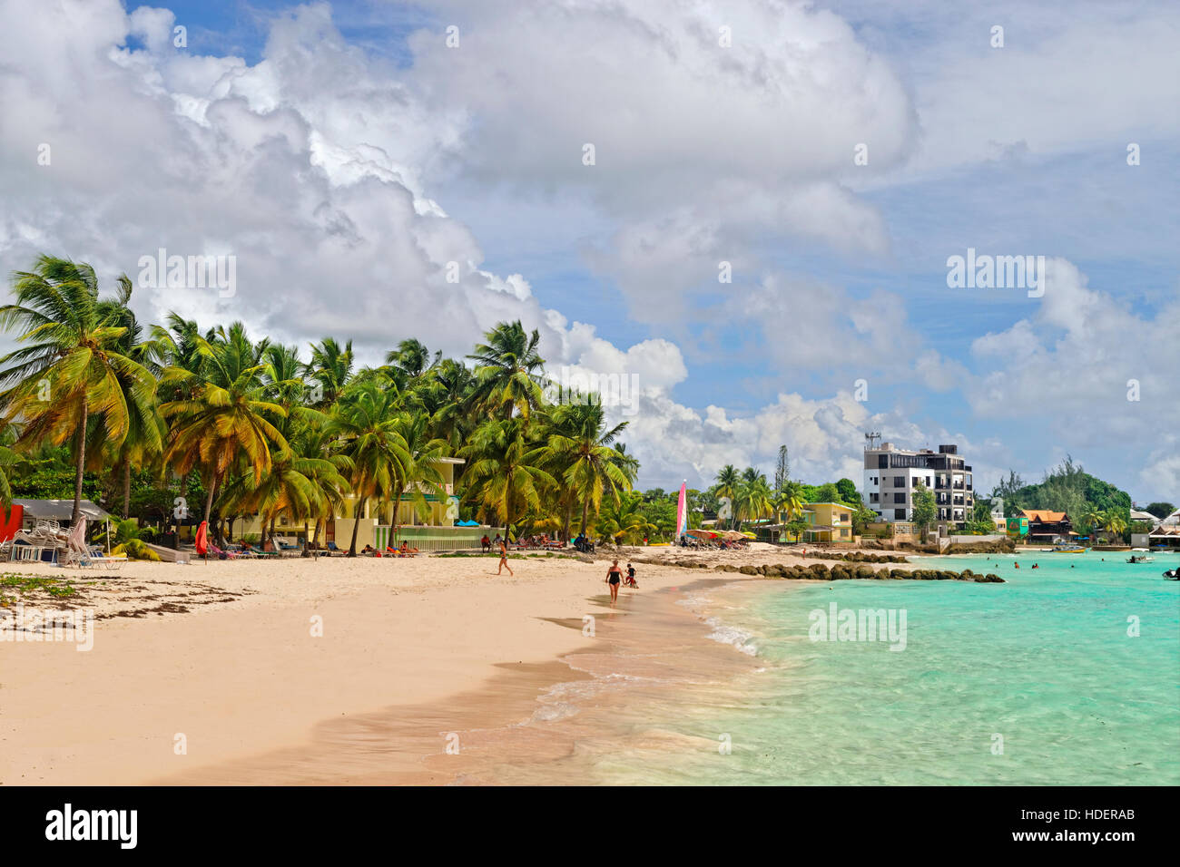 Worthing Beach à Worthing, entre St Lawrence Gap et de Bridgetown, La Barbade, la côte sud, des Caraïbes. Banque D'Images