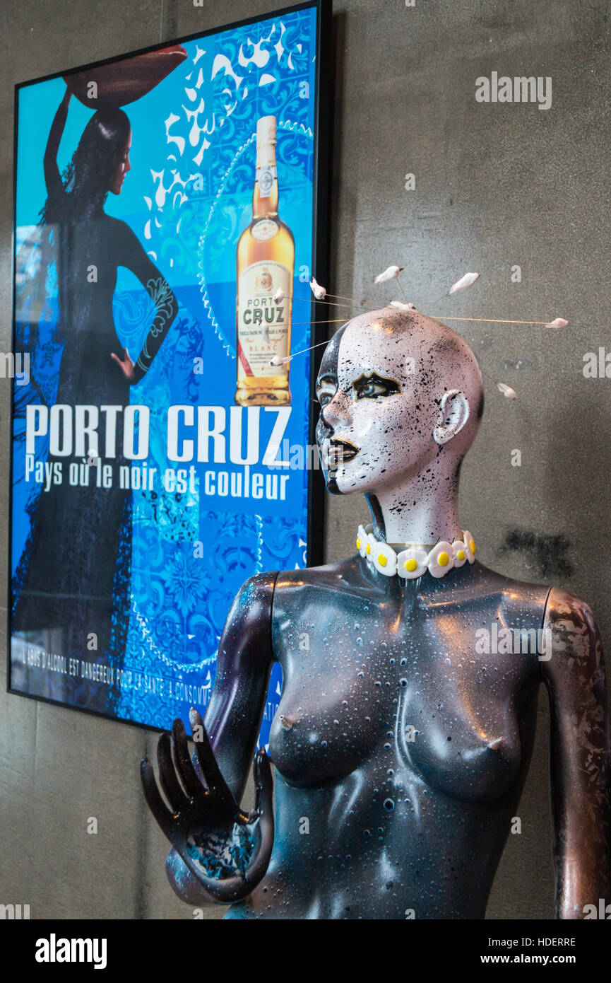 'David' à 'Smannequin hazequin' exposition par Shaz Online mmo rpg games, 'Cruz' Lodge, Port Vila Nova de Gaia, Porto Douro au Portugal. Vila Nova de Gaia Banque D'Images