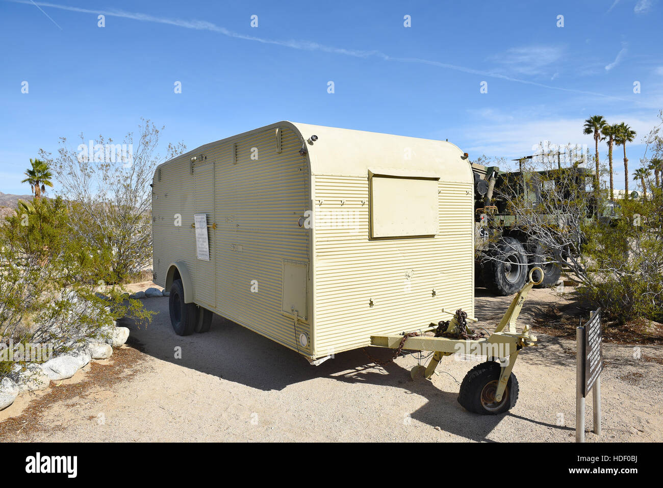 Sommet CHIRIACO, CA - DEC 10, 2016 : remorque sur mesure pour le général Patton. Utilisé au désert Training Center (DTC) il trouve une chambre noire et photo La Banque D'Images