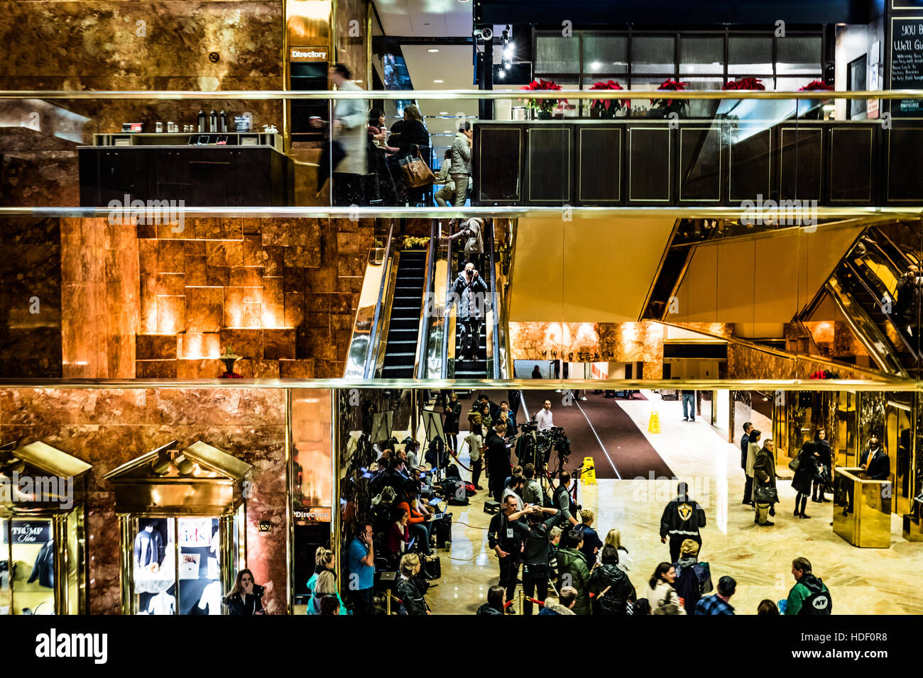 Dans l'opulence tandis que la Trump Tower Donald Trump attendent des médias Banque D'Images
