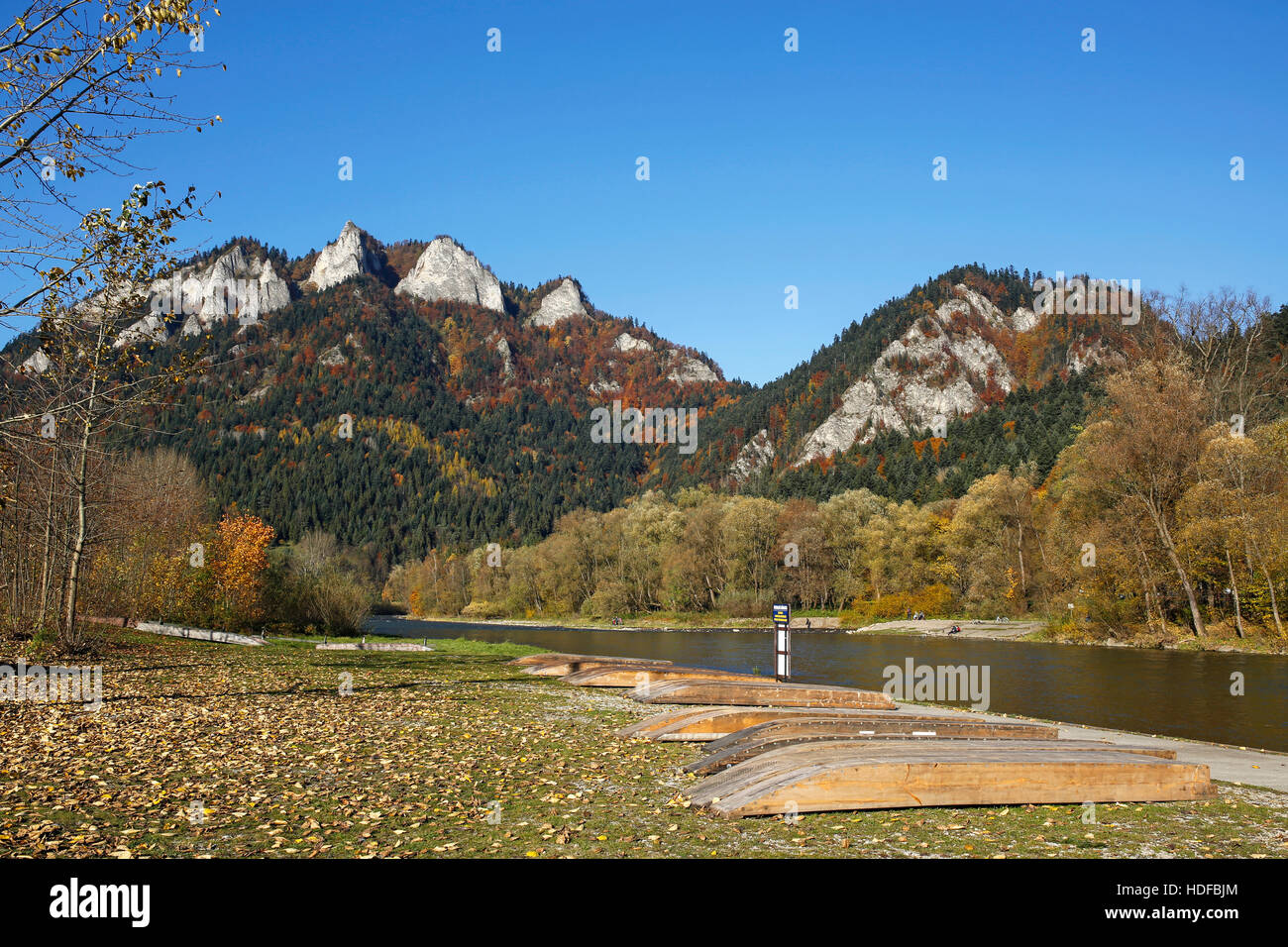 Gorges de la rivière Dunajec en Sromowce Nizne, montagnes Pieniny, Pologne Banque D'Images