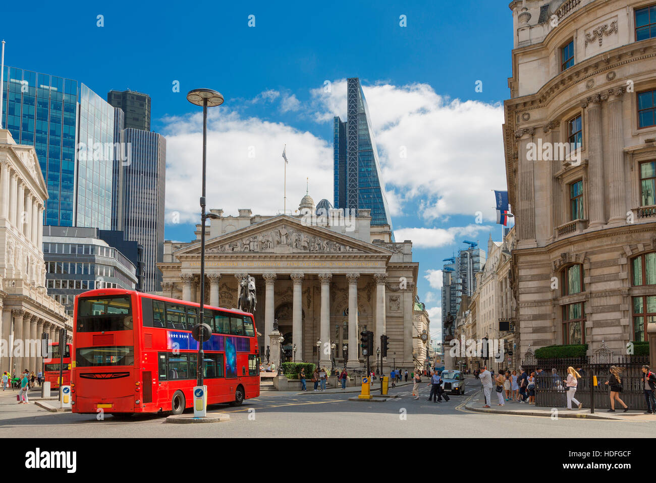 Londres, Royaume-Uni - 11 août 2016 : Avis de la coeur financier, Banque d'Angleterre et Royal Exchange. Banque D'Images
