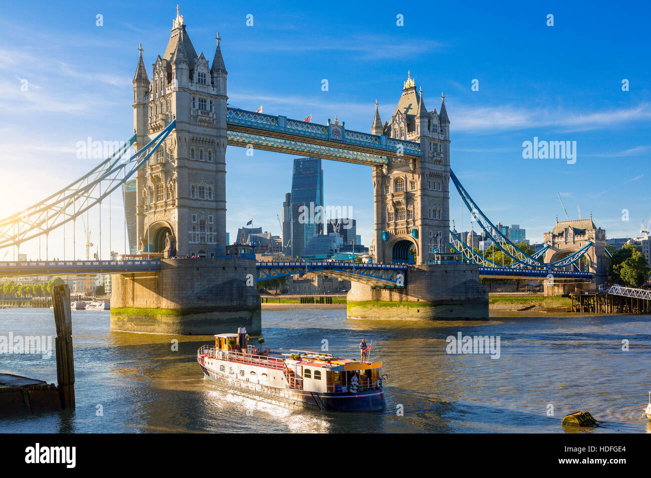 Quartier financier de Londres et le Tower Bridge Banque D'Images