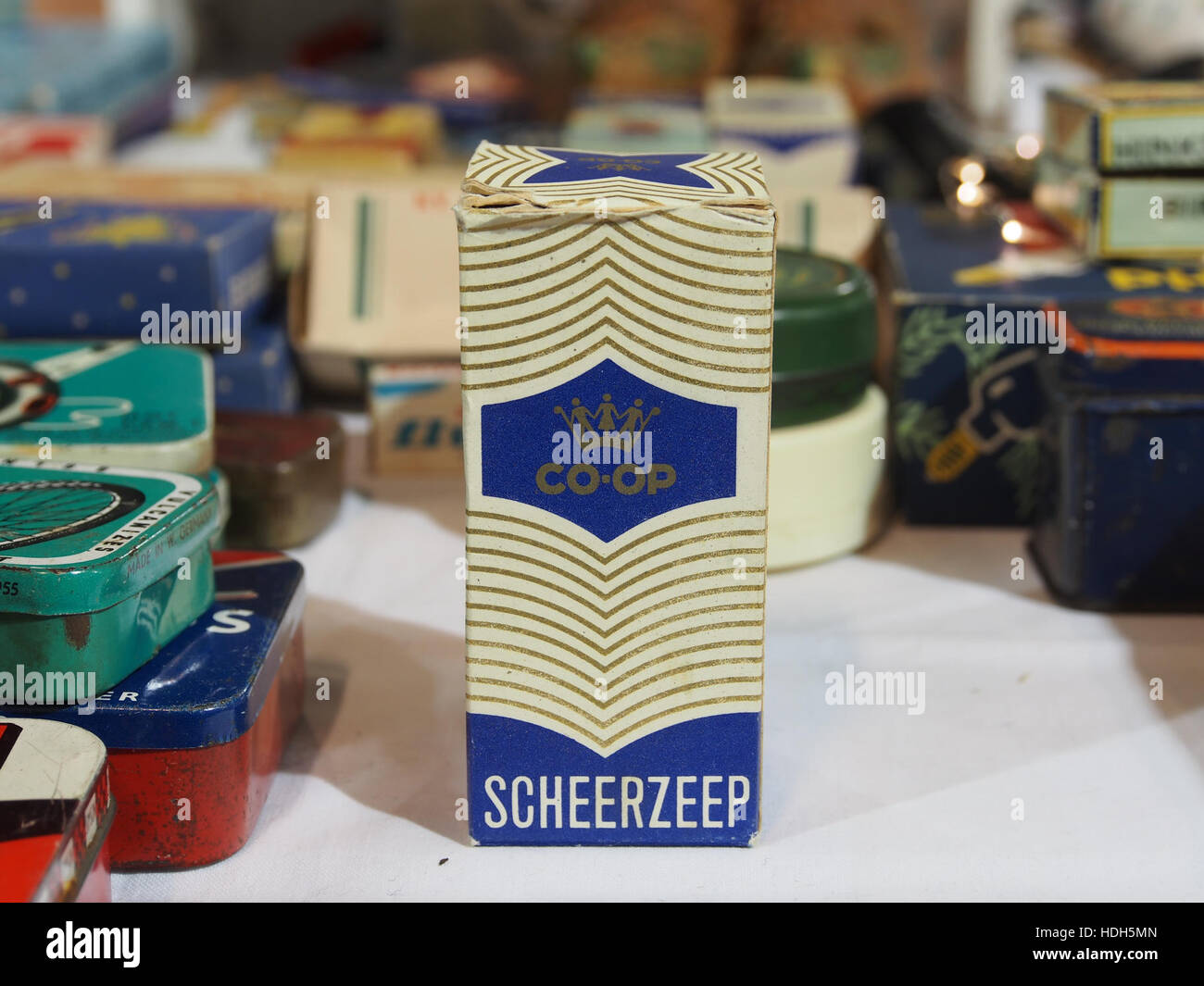 Cette image représente la coopérative Scheerstaaf, un type d'outil agricole utilisé dans les collectivités rurales à diverses fins agricoles. Sa conception et son utilisation font partie intégrante des traditions agricoles de la région, en particulier dans les économies rurales. Banque D'Images