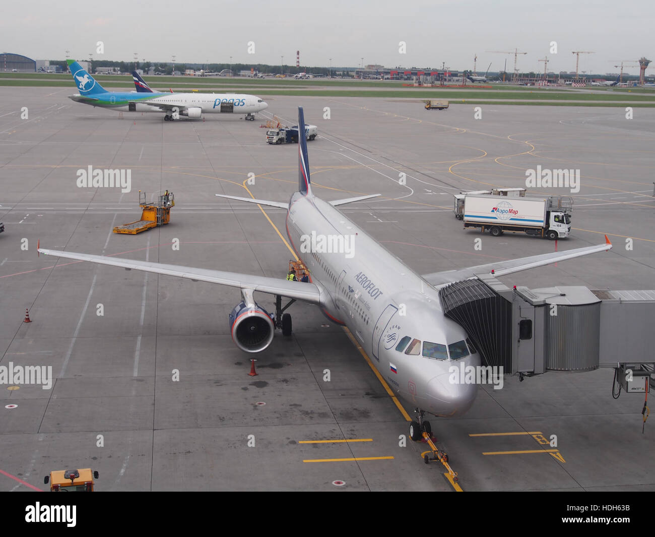 50-2106-LIT (avions) à l'aéroport international Sheremetyevo pic1 Banque D'Images