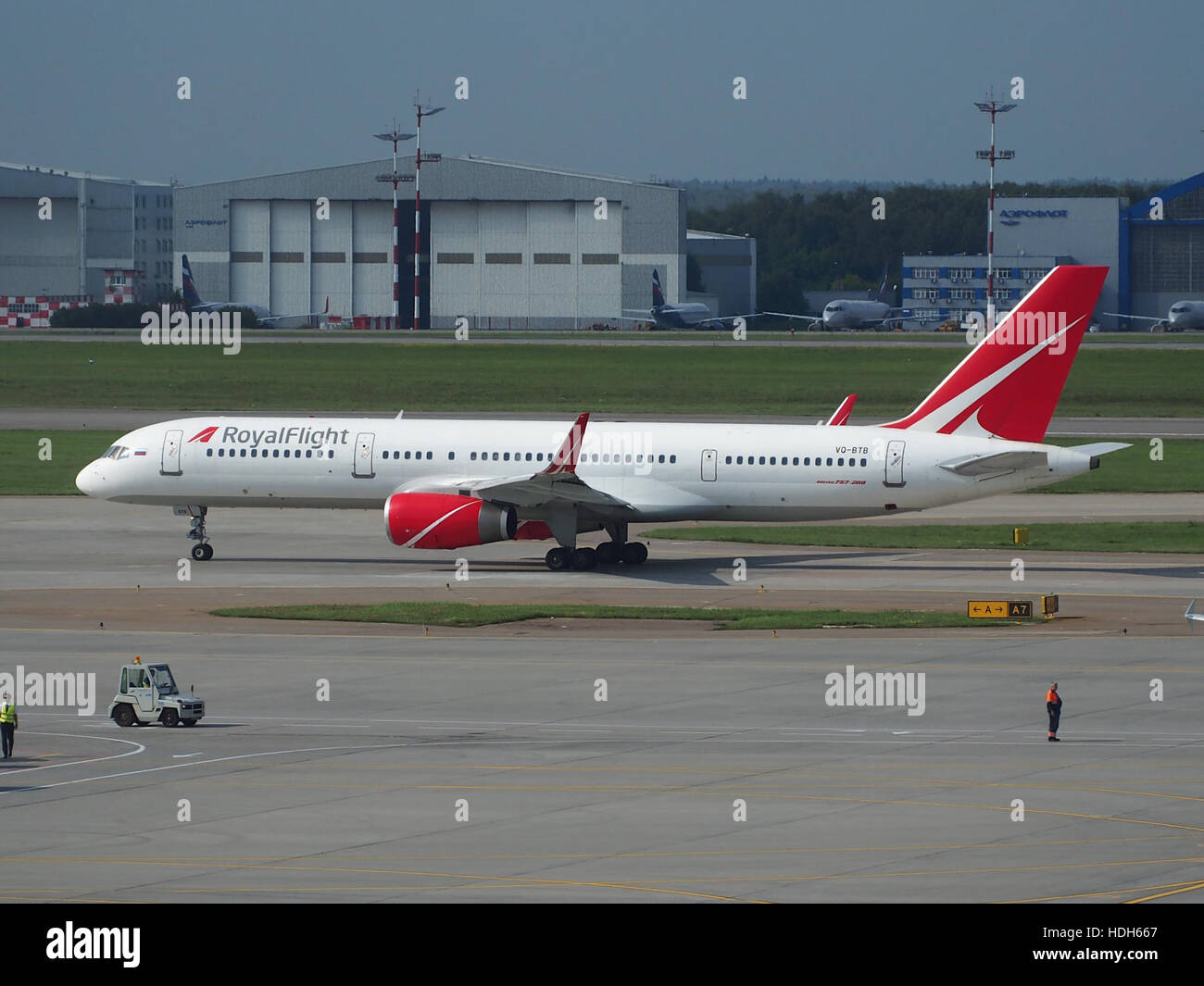 Le VQ-BTB est un avion observé à l'aéroport international de Sheremetyevo, l'un des principaux aéroports internationaux de Russie, effectuant des vols intérieurs et internationaux. L'aéronef est associé à un transporteur opérant dans la région. Banque D'Images