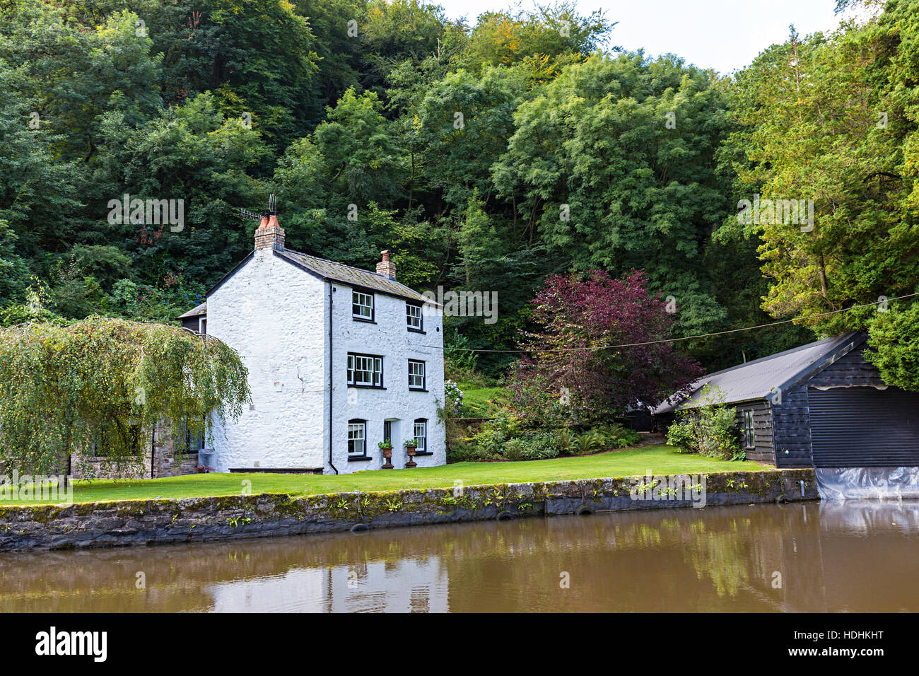 Maison sur le canal de Brecon et Abergavenny Llanfoist, Pays de Galles, Royaume-Uni Banque D'Images