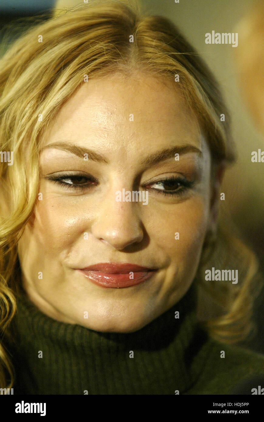 L'actrice Drea de Matteo lors des nominations au Golden Globe le 13 décembre 2004 à Beverly Hills. Crédit photo : Francis Specker Banque D'Images
