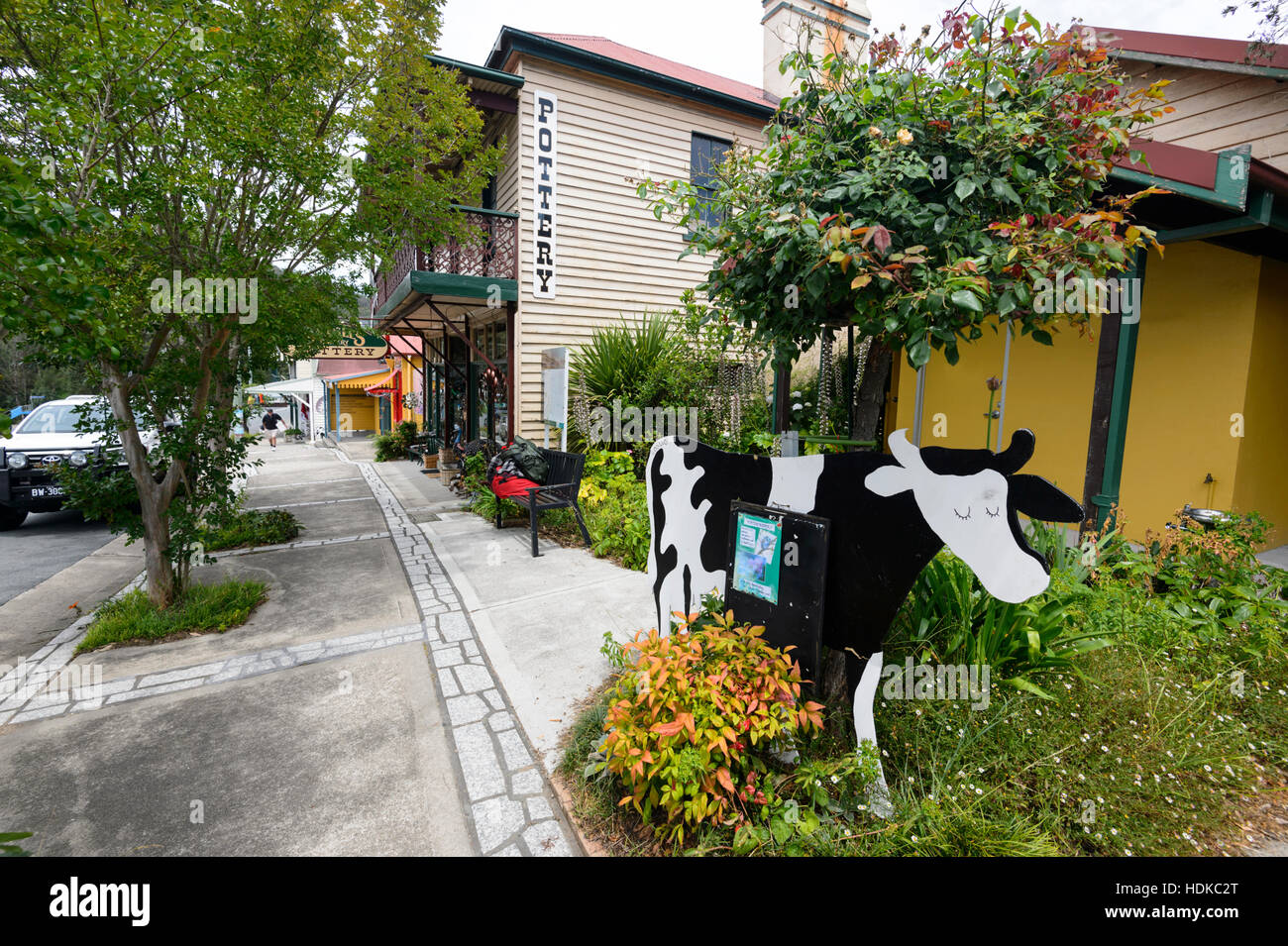 Scène de rue à Cobargo, une petite ville touristique, New South Wales, NSW, Australie Banque D'Images