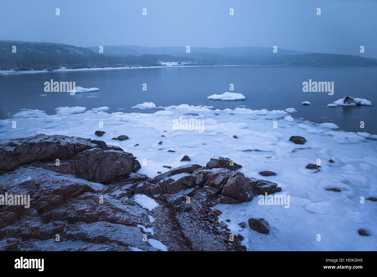 La mer de glace et d'hiver Banque D'Images
