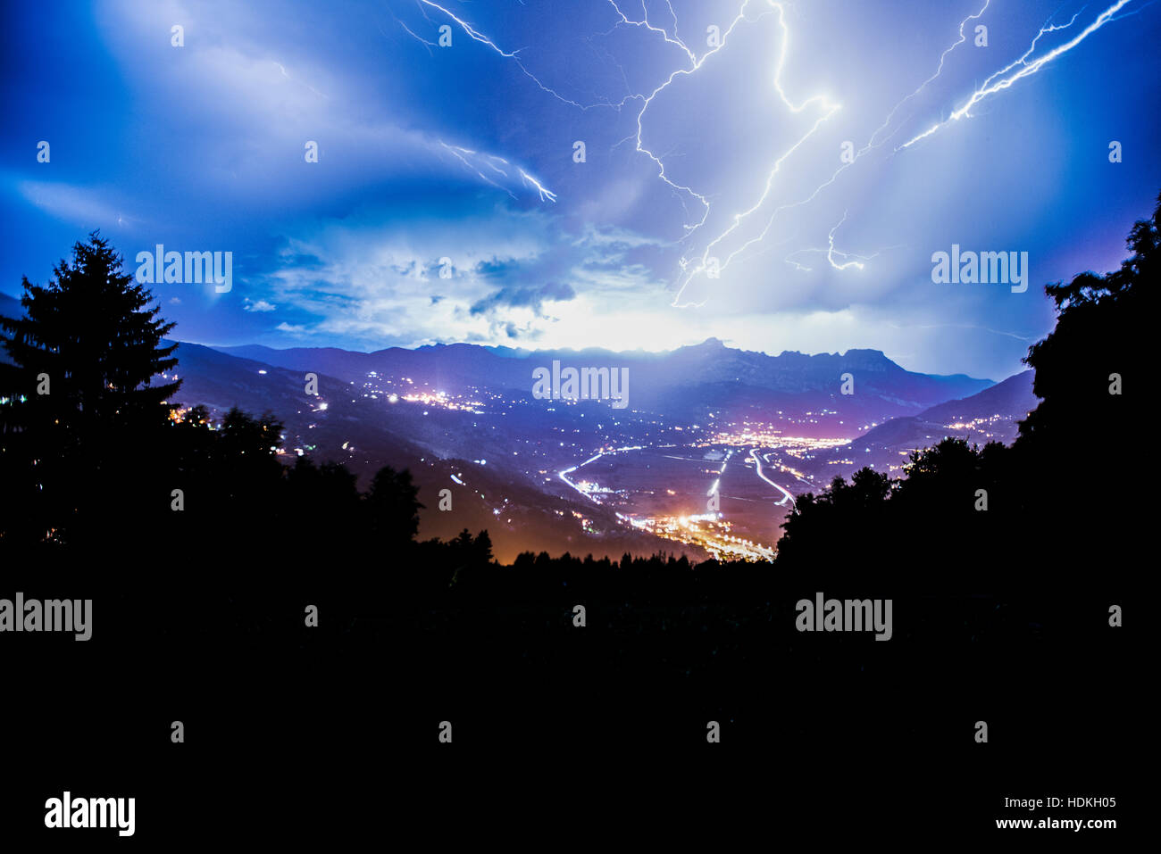 Orage sur la vallée de l'Arve Banque D'Images