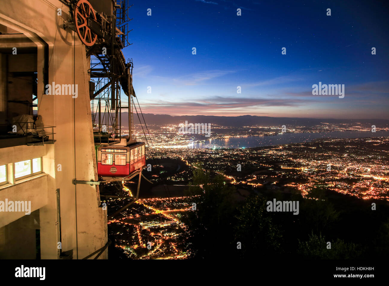 Nuit vue depuis le Salève au cours de la fête du lac de Genève Banque D'Images