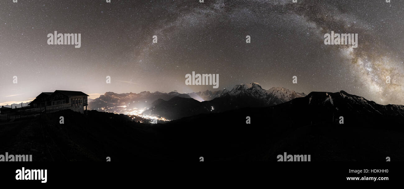 Vue nocturne de la montagne Banque D'Images