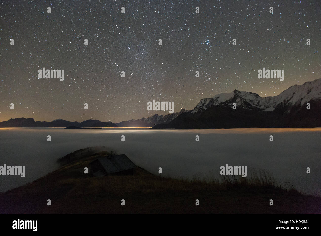 Vue nocturne de la montagne Banque D'Images
