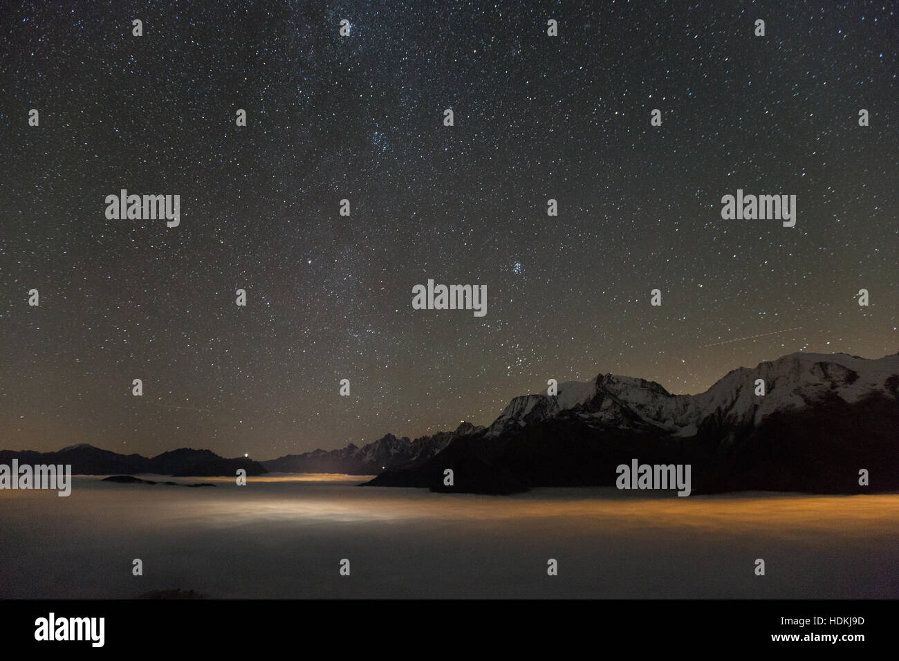 Vue nocturne de la montagne Banque D'Images