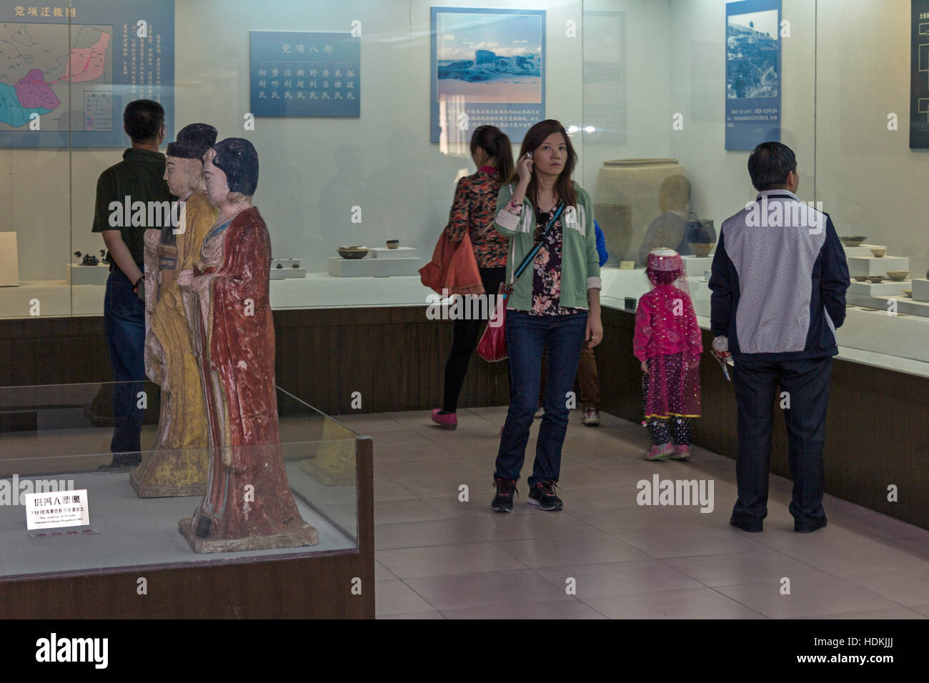 Les touristes chinois à l'ouest de Xia Mausolée, Yinchuan, Ningxia, Chine Banque D'Images