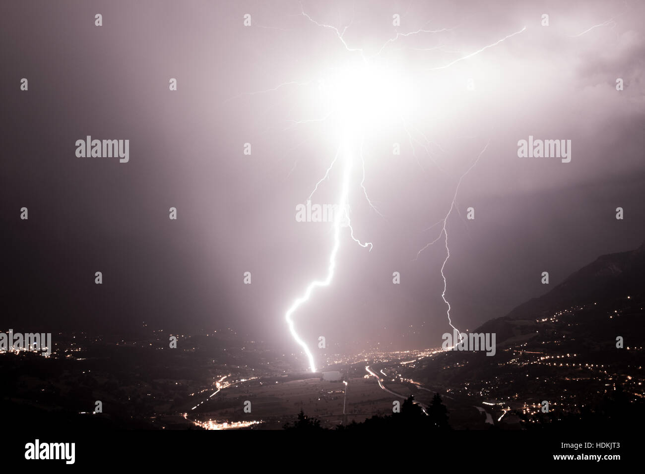 Orage sur la vallée de l'Arve Banque D'Images