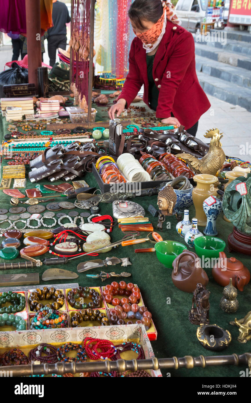 Vendeur boutique de souvenirs à Xia occidentaux, mausolée, Yinchuan, Ningxia, Chine Banque D'Images