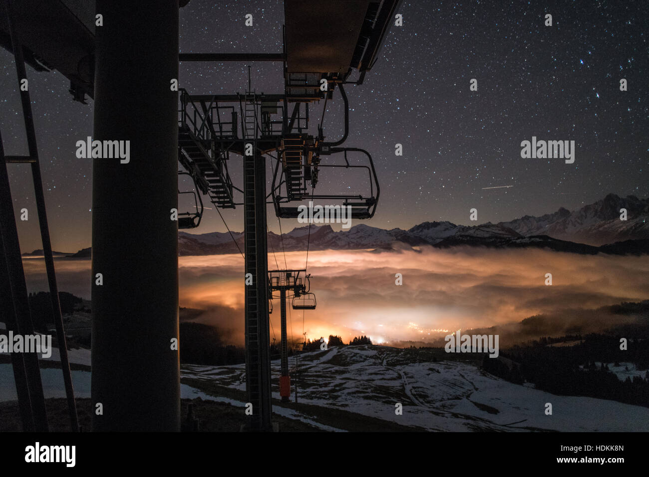 Station de ski de Saint Gervais Mont Blanc par nuit Banque D'Images
