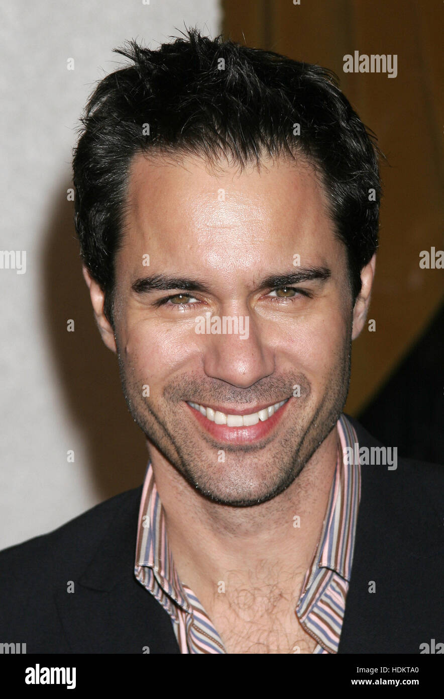 Eric McCormack à la première du film, 'plus proche' au Mann Village Theatre le 22 novembre 2004 à Los Angeles. Crédit photo : Francis Specker Banque D'Images