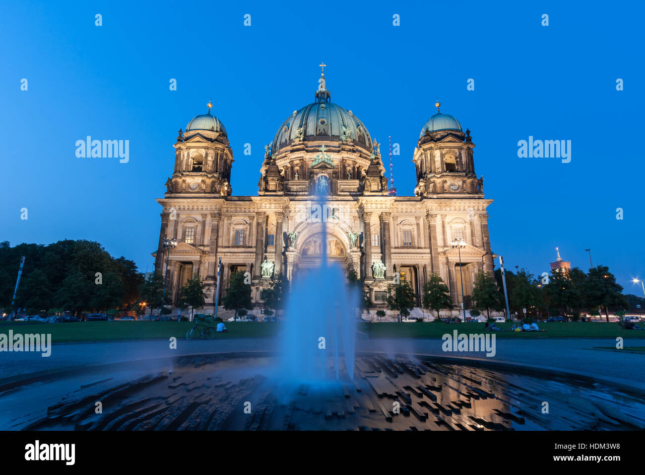 Berlin, Allemagne - 26 août 2011 : la cathédrale de Berlin (allemand : Berliner Dom) au coucher du soleil Banque D'Images