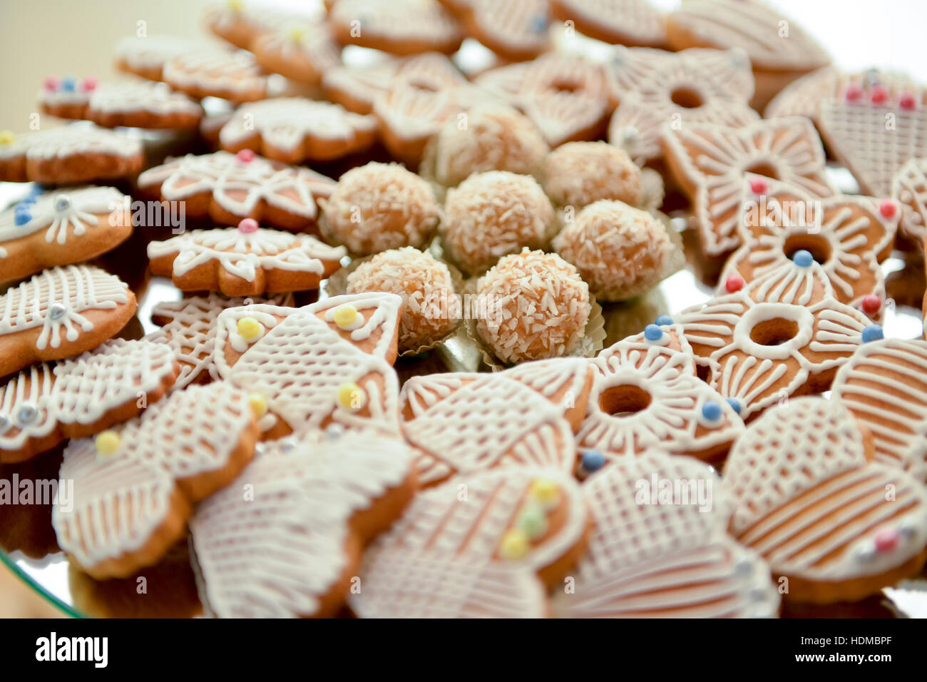 Gâteau Biscuit noix de coco et billes en lumière naturelle Banque D'Images