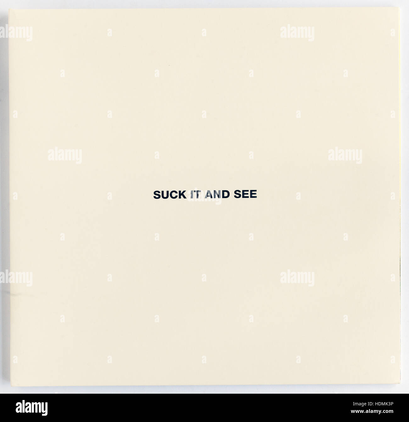 La couverture de l'album « Sick IT and See » 2011 de Arctic Monkeys sur Domino - usage éditorial uniquement Banque D'Images La couverture de l'album « Sick IT and See » 2011 de Arctic Monkeys sur Domino - usage éditorial uniquement Banque D'Images