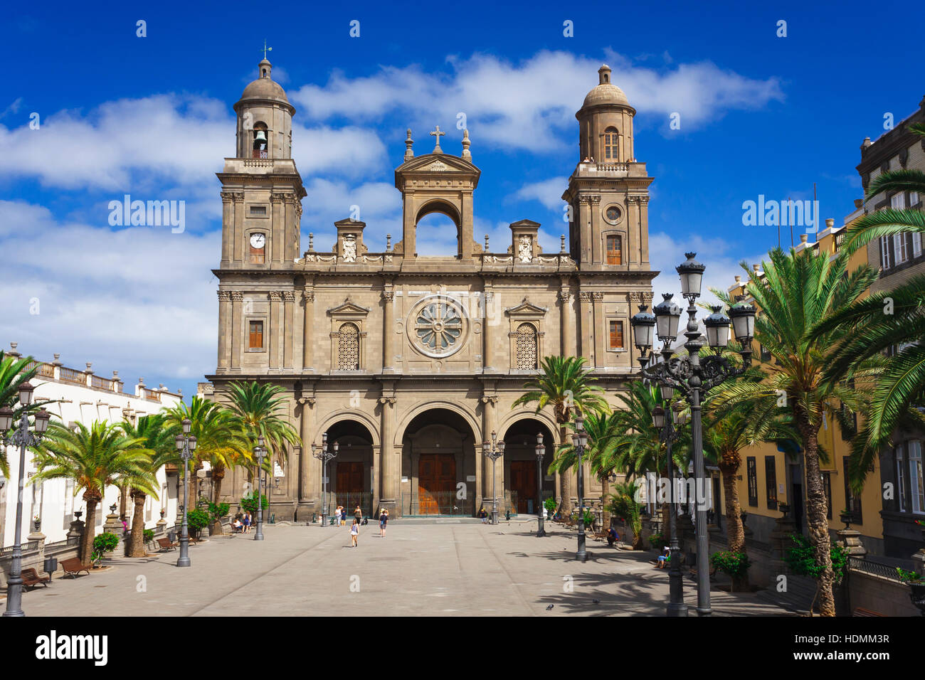 LAS PALMAS, ÎLES CANARIES - le 10 octobre 2016. Square et cathédrale de Santa Ana. C'est le siège du diocèse de l'Église catholique romaine dans les canaries Banque D'Images