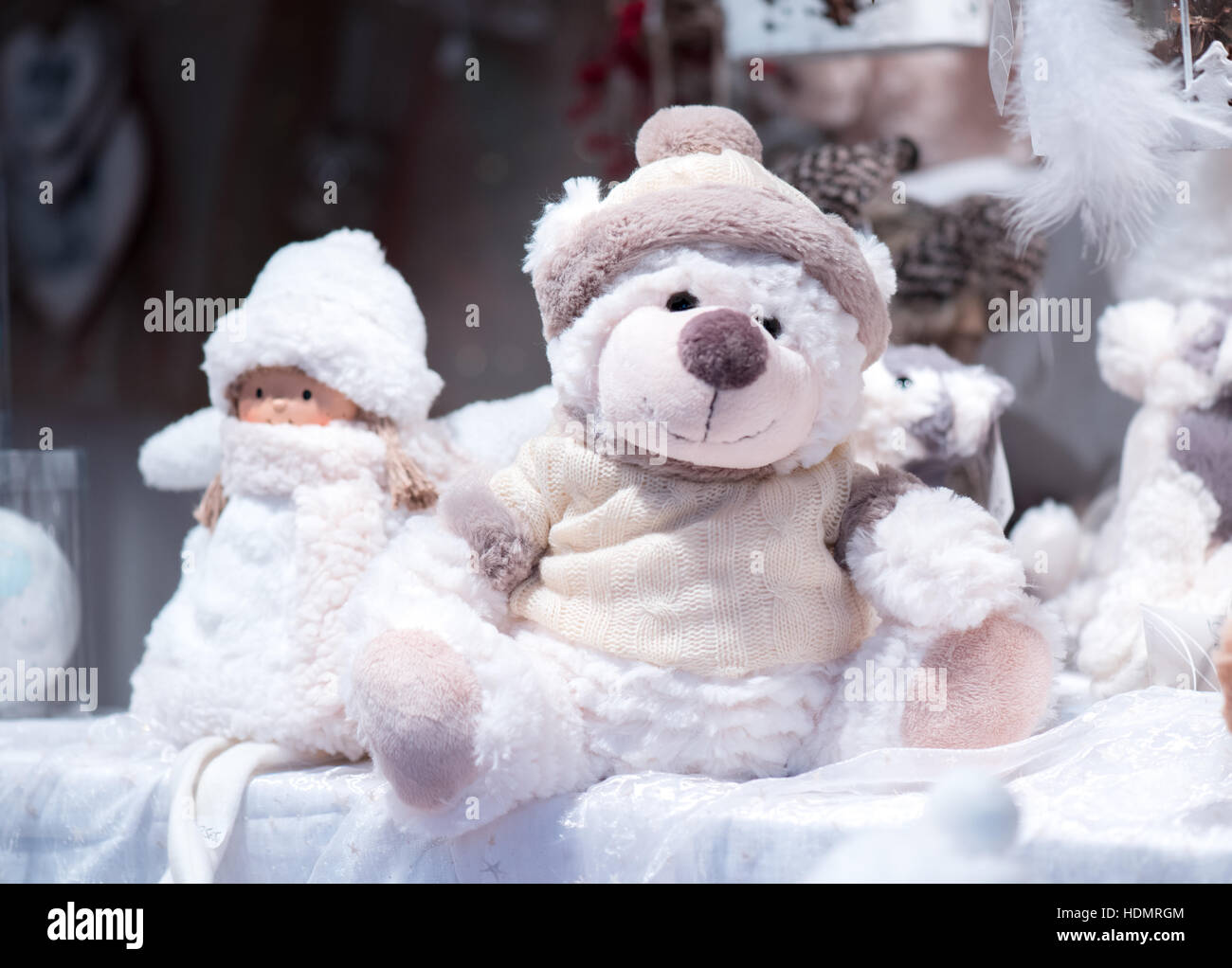 Ours en peluche sur le marché de Noël Banque D'Images