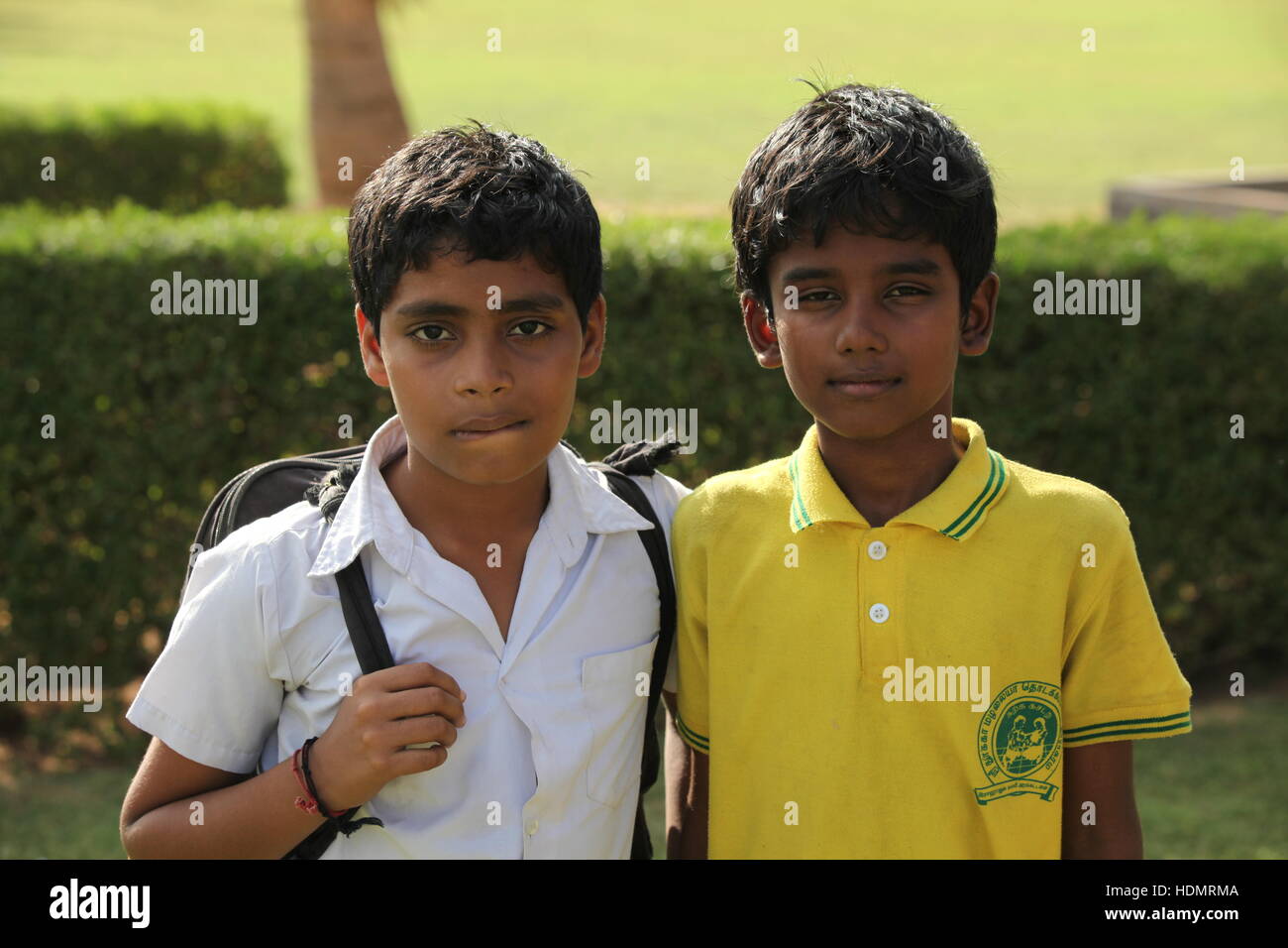 Portrait de deux garçons de l'école au Tamil Nadu, Inde. Banque D'Images