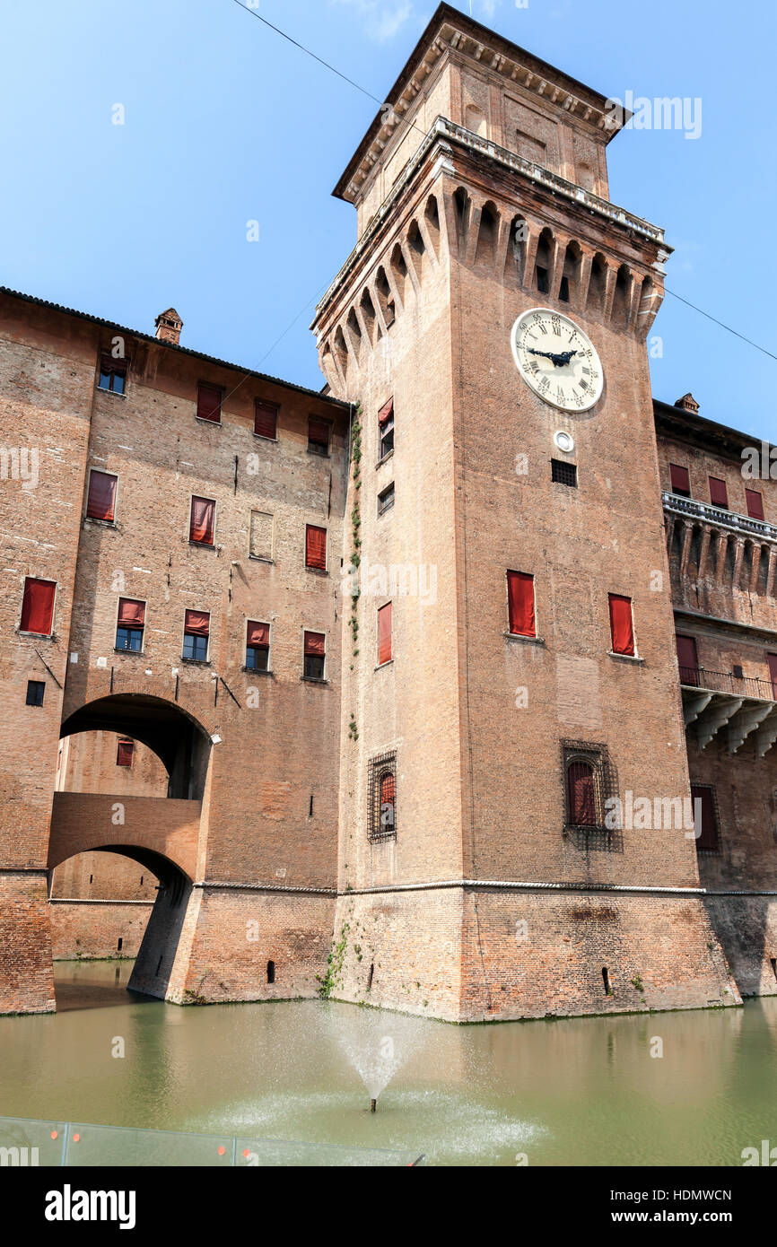 Castello Estense ('Este château') ou Castello di San Michele, Ferrara, Italie. Banque D'Images