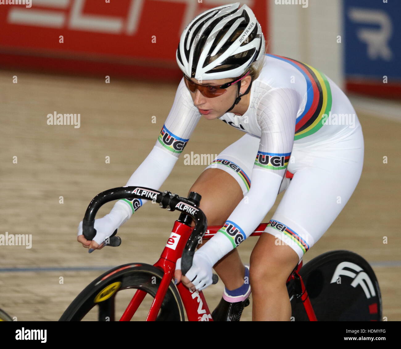 Lee Valley VeloPark, Londres, Royaume-Uni. 3 décembre 2016.La voie de la révolution, de la série des Champions Tour 2. Laura Kenny équitation dans l'Omnium Course aux points Banque D'Images